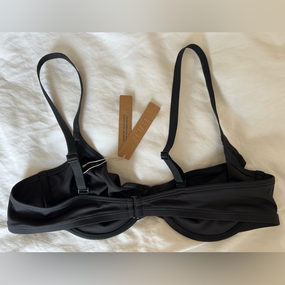 Skims Signature Swim Underwire Scoop Bikini Top - Picture 4 of 6